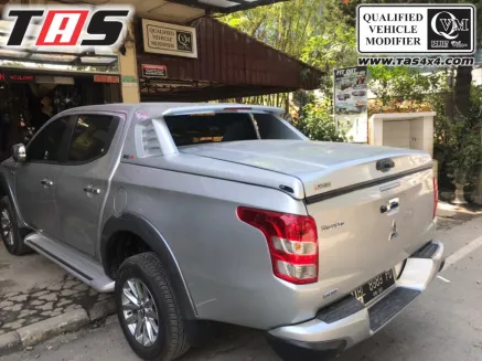 PENUTUP BAK BELAKANG SCZ OEM ALL NEW MITSUBISHI TRITON 