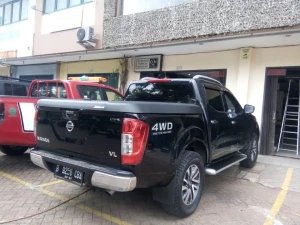 Nissan Navara PENUTUP BAK AEROKLAS DECKCOVER SPEED NISSAN NAVARA TAS4X4 2 penutup_bak_aeroklas_deckcover_speed_nissan_navara_tas4x4_2