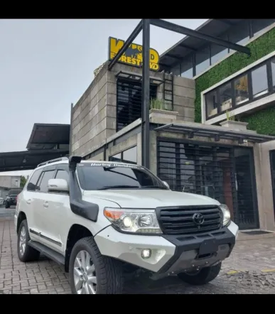 Landcruiser Vx 200 BULLBAR FOREST ON TOYOTA LANDCRUISER VX200 1 whatsapp_image_2024_10_22_at_13_43_55